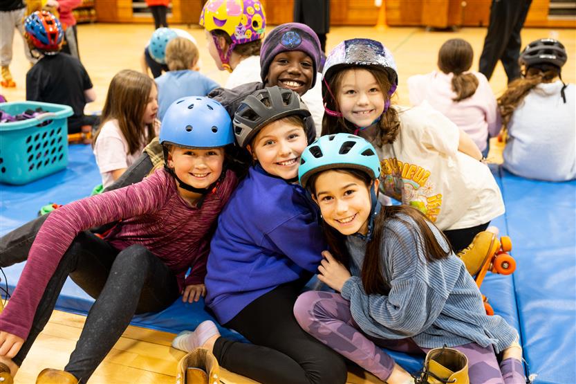 Lipscomb Elementary students skate in PE